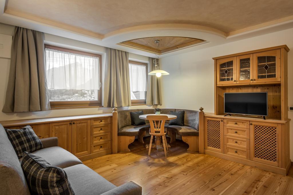 Chalet Prades Dolomiti Lodges Ла Виля Стая снимка